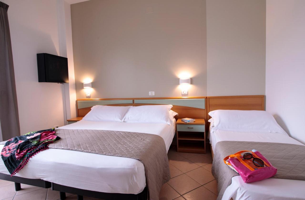 Hotel Holland Rimini Dış mekan fotoğraf