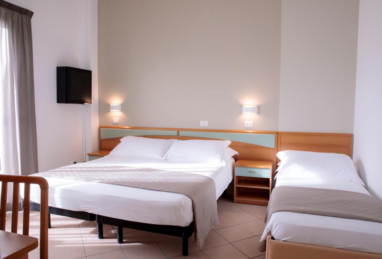 Hotel Holland Rimini Dış mekan fotoğraf