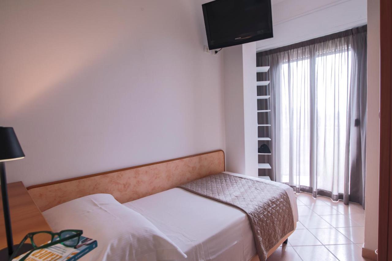 Hotel Holland Rimini Dış mekan fotoğraf