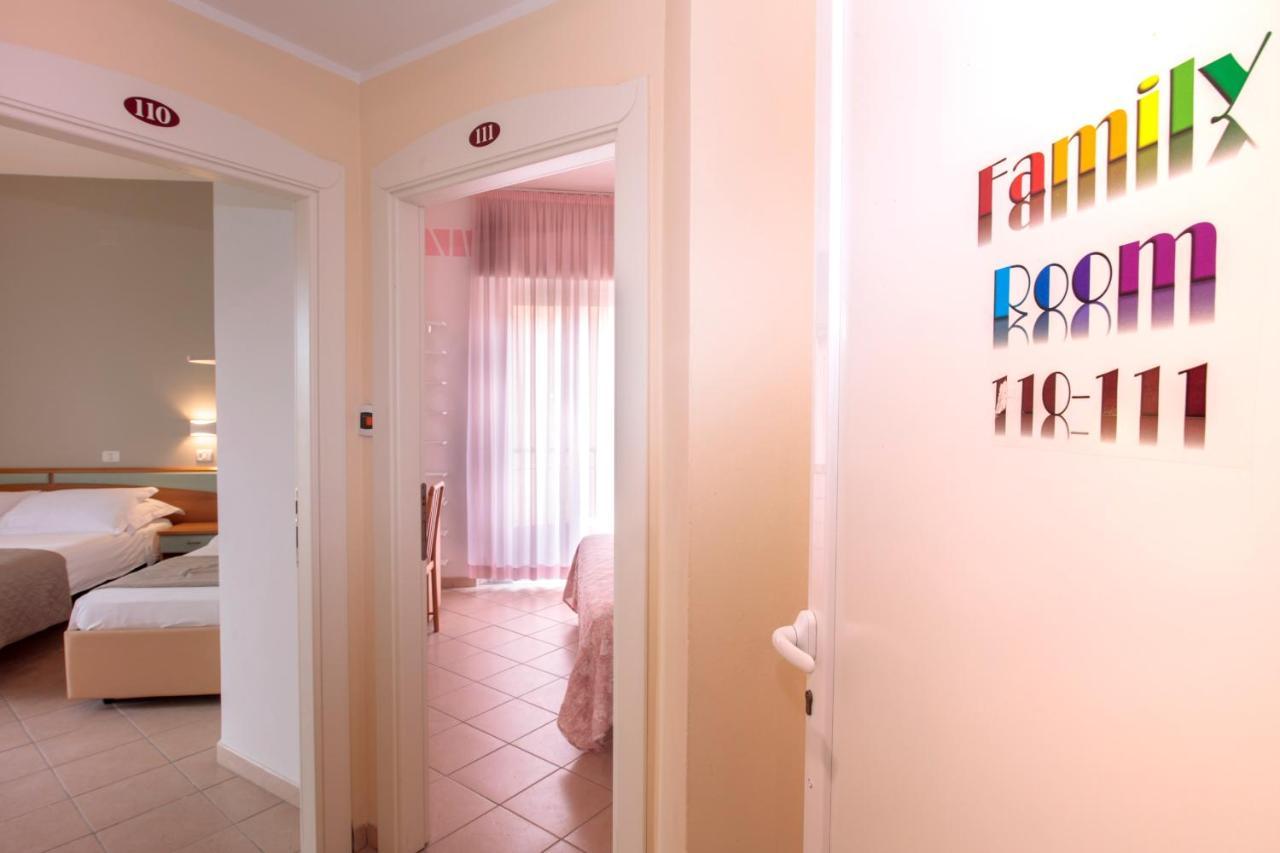Hotel Holland Rimini Dış mekan fotoğraf