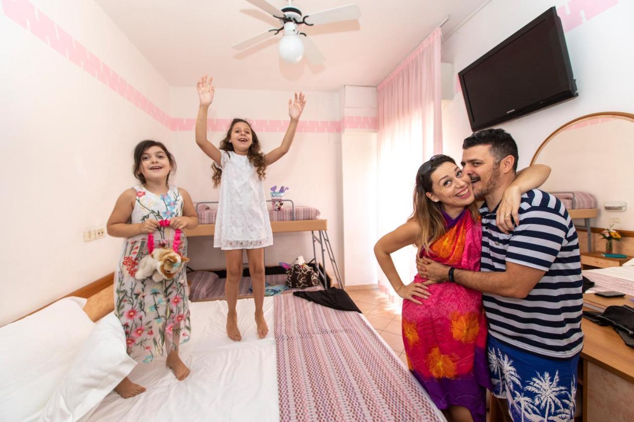 Hotel Holland Rimini Dış mekan fotoğraf